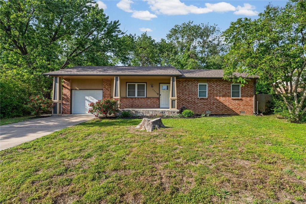 2203 Beth Lane, Bentonville, AR 72712