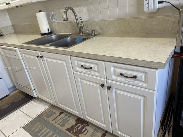 1640 NW 19th Ter 103, Delray Beach, FL 33445