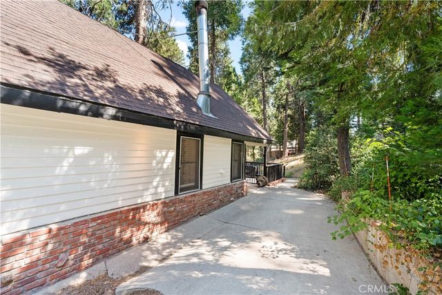 25576 Hi Lane, Twin Peaks, CA 92391