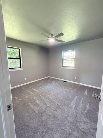 1838 S Country Club Road, Newcastle, OK 73065