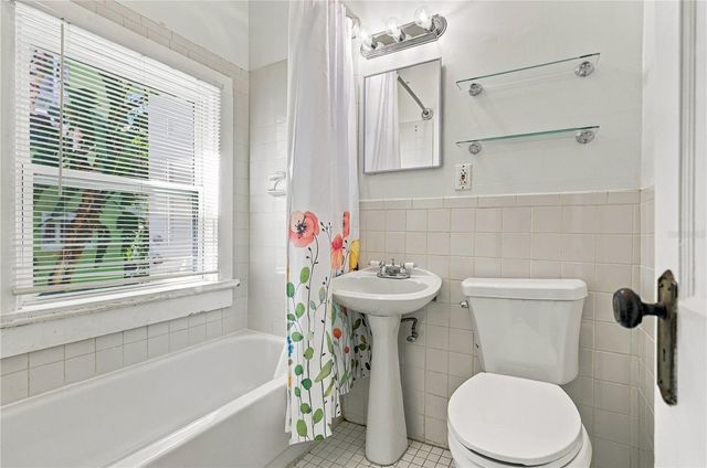 146 13TH AVENUE NE, St Petersburg, FL 33701