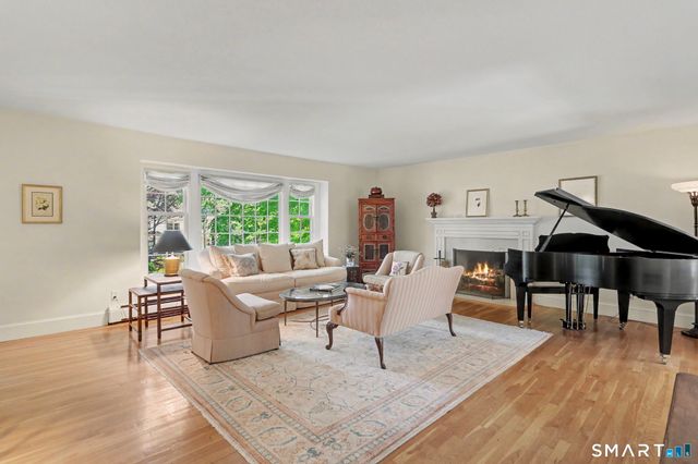 34 Pequot Trail, Westport, CT 06880