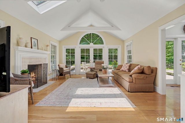 34 Pequot Trail, Westport, CT 06880