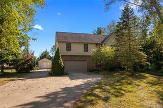2160 Dean Drive, Highland, MI 48356