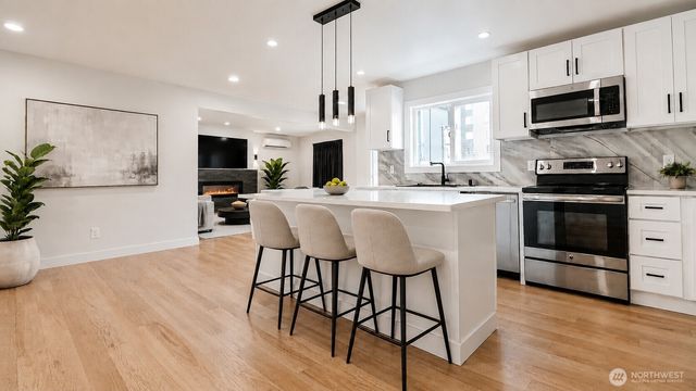 11232 1st Avenue S, Seattle, WA 98168