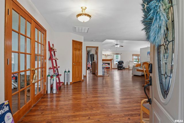 228 Manor Hill Drive, Chatham, IL 62629