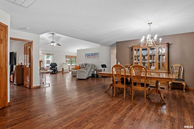 228 Manor Hill Drive, Chatham, IL 62629