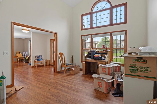228 Manor Hill Drive, Chatham, IL 62629