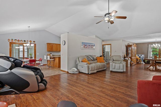 228 Manor Hill Drive, Chatham, IL 62629