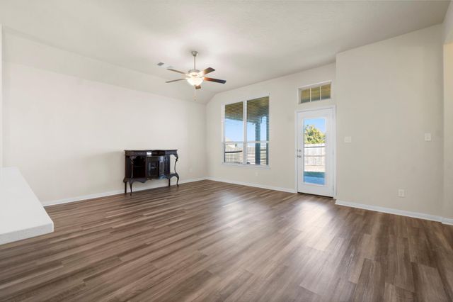 199 Racetrack Lane, Montgomery, TX 77356