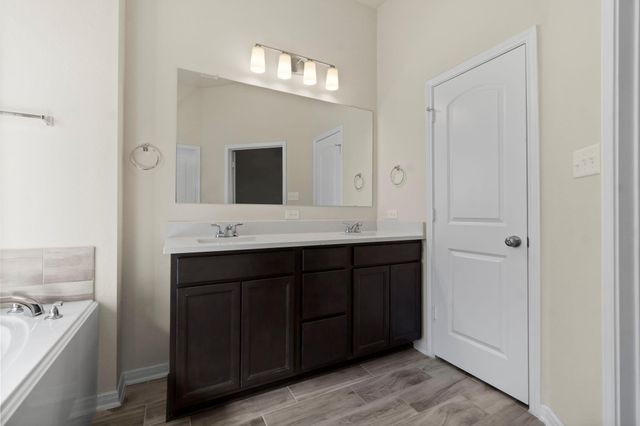 199 Racetrack Lane, Montgomery, TX 77356