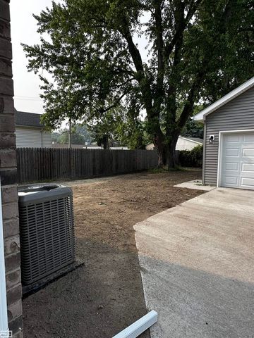 22319 Ridgeway Street, St Clair Shores, MI 48080