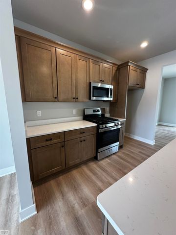 22319 Ridgeway Street, St Clair Shores, MI 48080