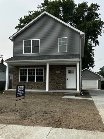 22319 Ridgeway Street, St Clair Shores, MI 48080