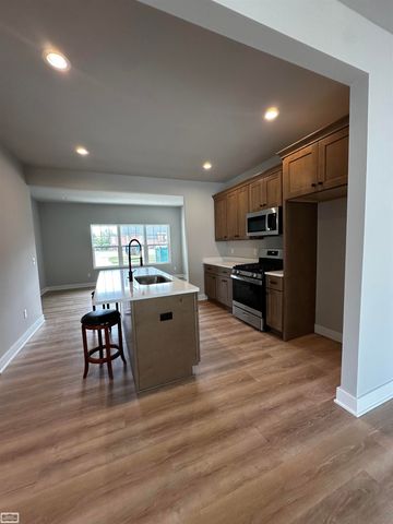 22319 Ridgeway Street, St Clair Shores, MI 48080