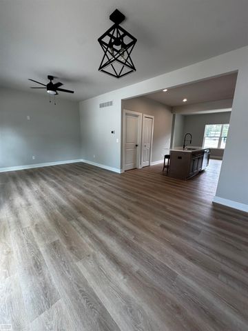 22319 Ridgeway Street, St Clair Shores, MI 48080