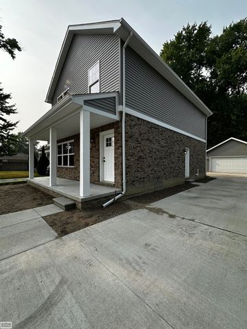 22319 Ridgeway Street, St Clair Shores, MI 48080
