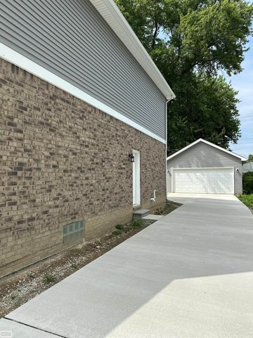 22319 Ridgeway Street, St Clair Shores, MI 48080