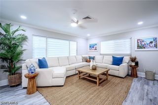 810 103rd AVE N, Naples, FL 34108