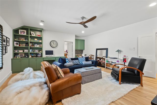 7206 Caillet Street, Dallas, TX 75209