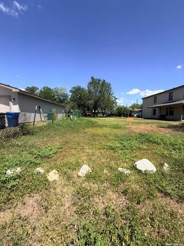 2626 DAHLGREEN AVE, San Antonio, TX 78237