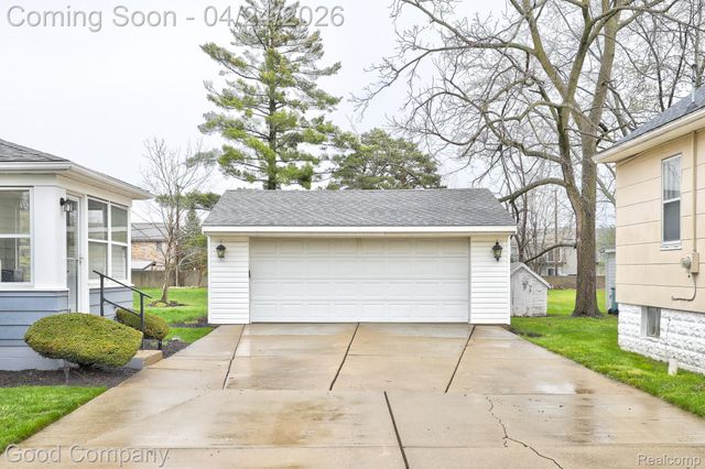 311 Hendrickson Boulevard, Clawson, MI 48017