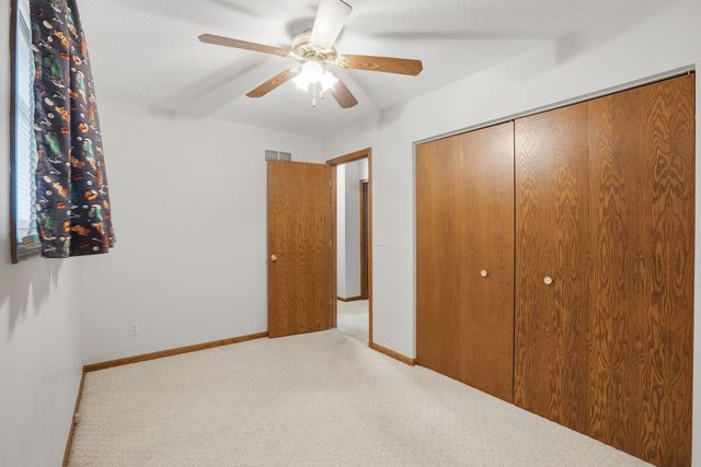 3323 Kimberly Downs Road, Davenport, IA 52807