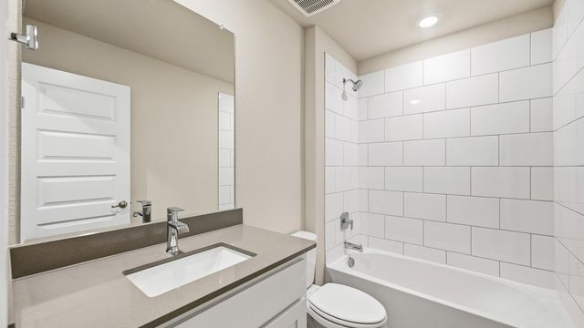 1450 CANTERBURY Trail, Desoto, TX 75115