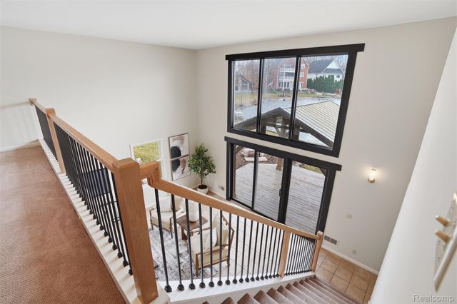 5370 Edgelake Drive, Hamburg Township, MI 48169