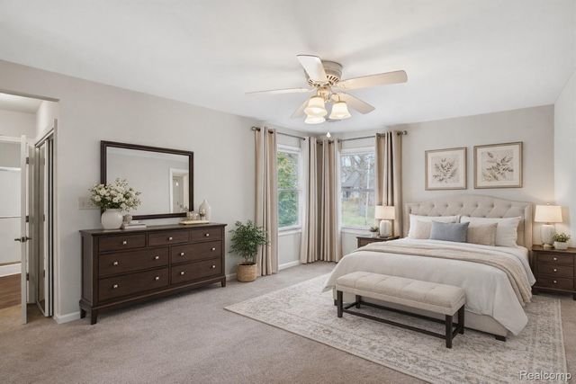 5370 Edgelake Drive, Hamburg Township, MI 48169
