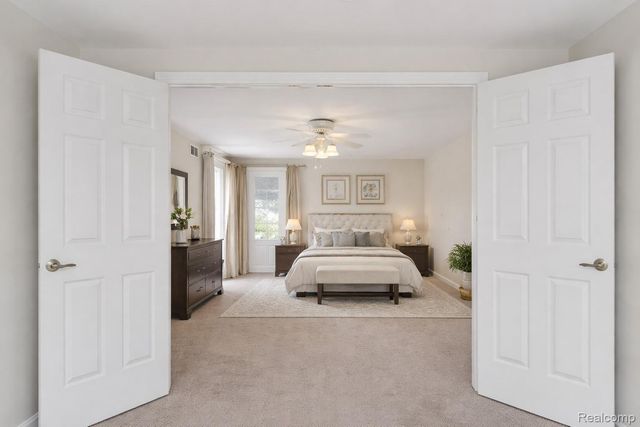 5370 Edgelake Drive, Hamburg Township, MI 48169