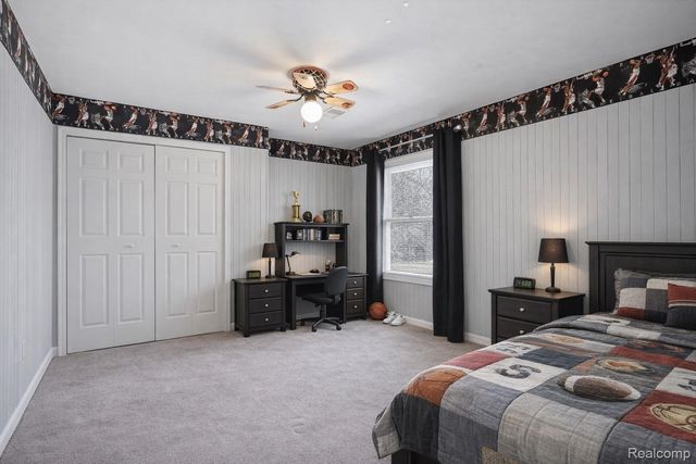 5370 Edgelake Drive, Hamburg Township, MI 48169