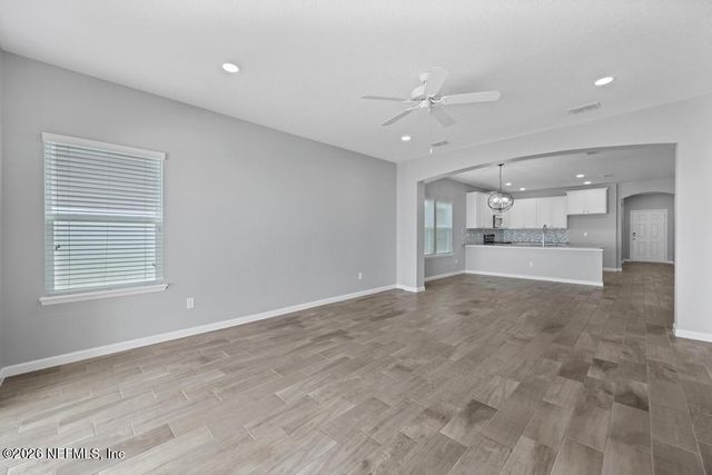 1211 KENDALL Drive, Jacksonville, FL 32211