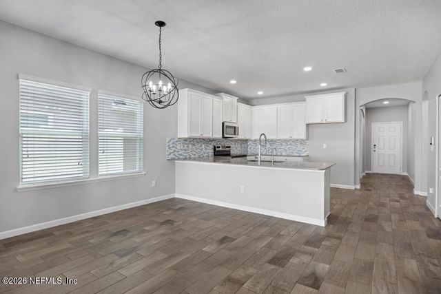 1211 KENDALL Drive, Jacksonville, FL 32211