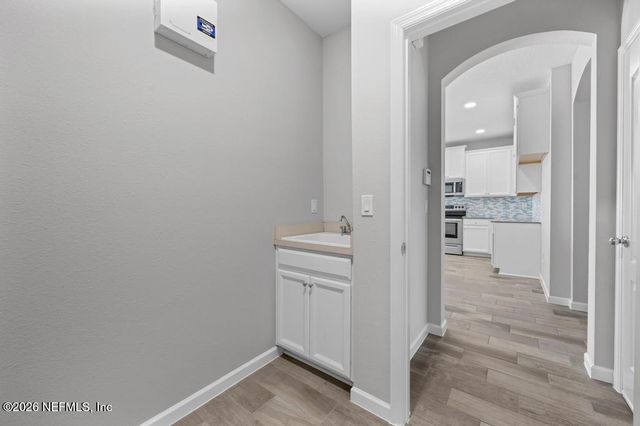 1211 KENDALL Drive, Jacksonville, FL 32211