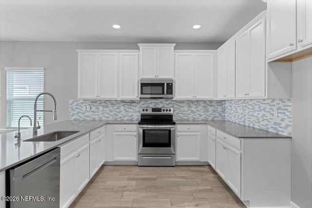 1211 KENDALL Drive, Jacksonville, FL 32211