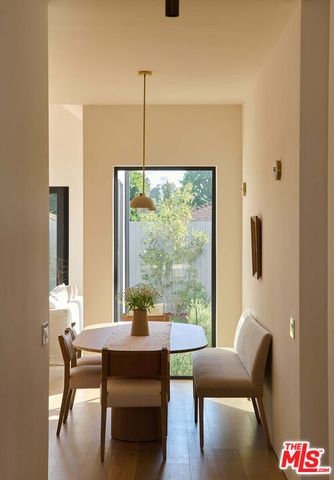 7841 Stewart Avenue, Los Angeles, CA 90045