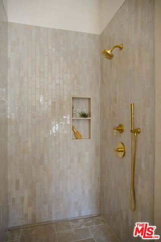 7841 Stewart Avenue, Los Angeles, CA 90045
