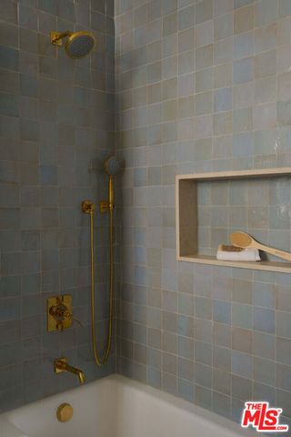 7841 Stewart Avenue, Los Angeles, CA 90045