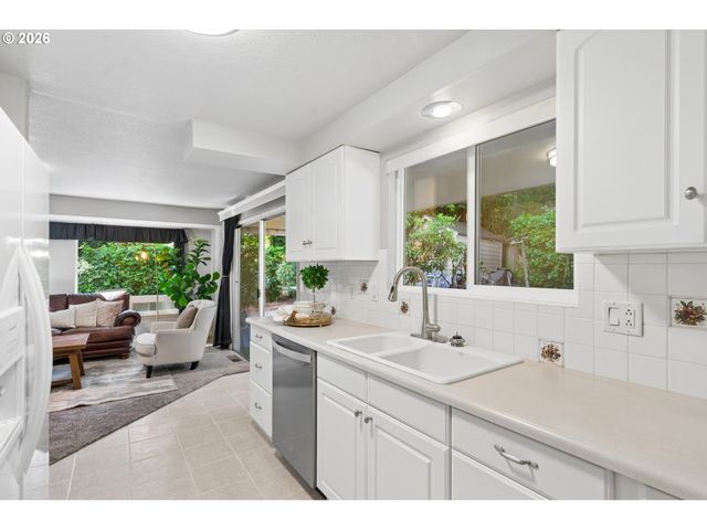 6134 Se THIESSEN Rd, Milwaukie, OR 97267
