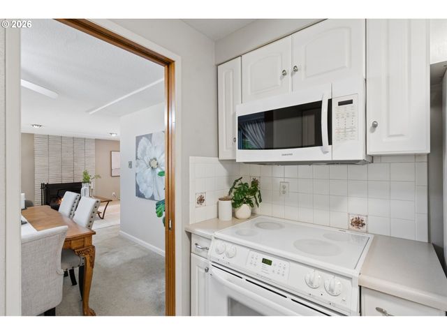 6134 Se THIESSEN Rd, Milwaukie, OR 97267