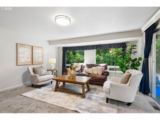 6134 Se THIESSEN Rd, Milwaukie, OR 97267