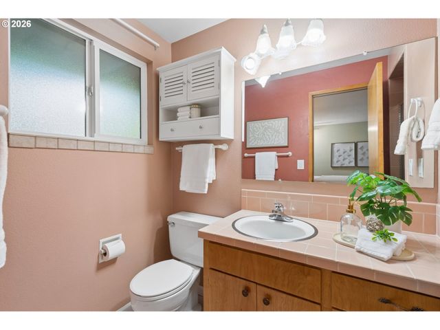 6134 Se THIESSEN Rd, Milwaukie, OR 97267