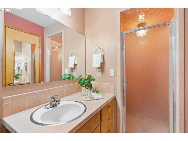 6134 Se THIESSEN Rd, Milwaukie, OR 97267