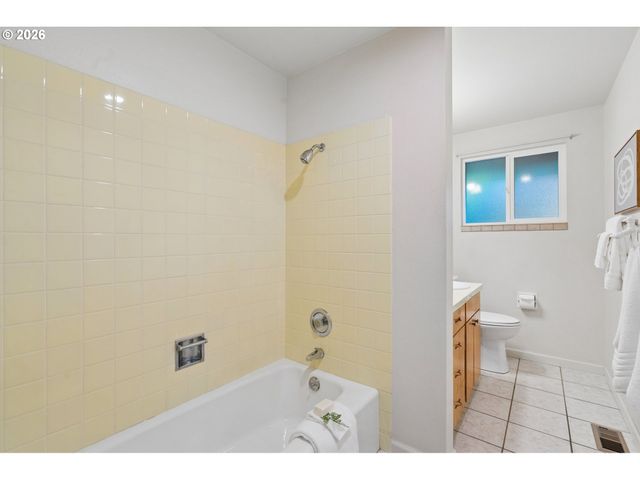 6134 Se THIESSEN Rd, Milwaukie, OR 97267