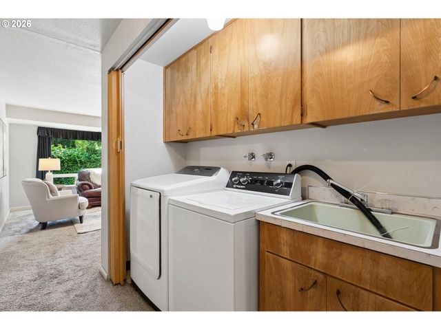 6134 Se THIESSEN Rd, Milwaukie, OR 97267