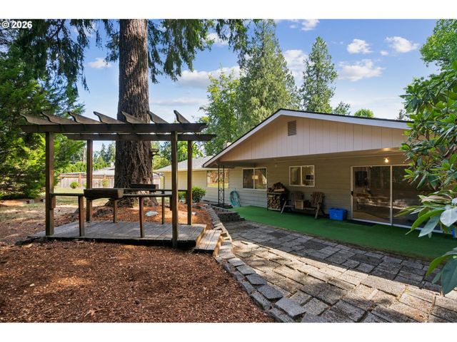 6134 Se THIESSEN Rd, Milwaukie, OR 97267