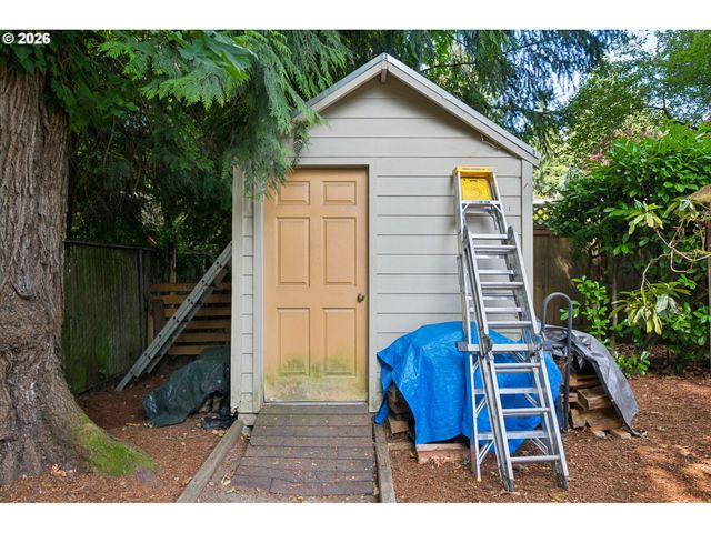 6134 Se THIESSEN Rd, Milwaukie, OR 97267