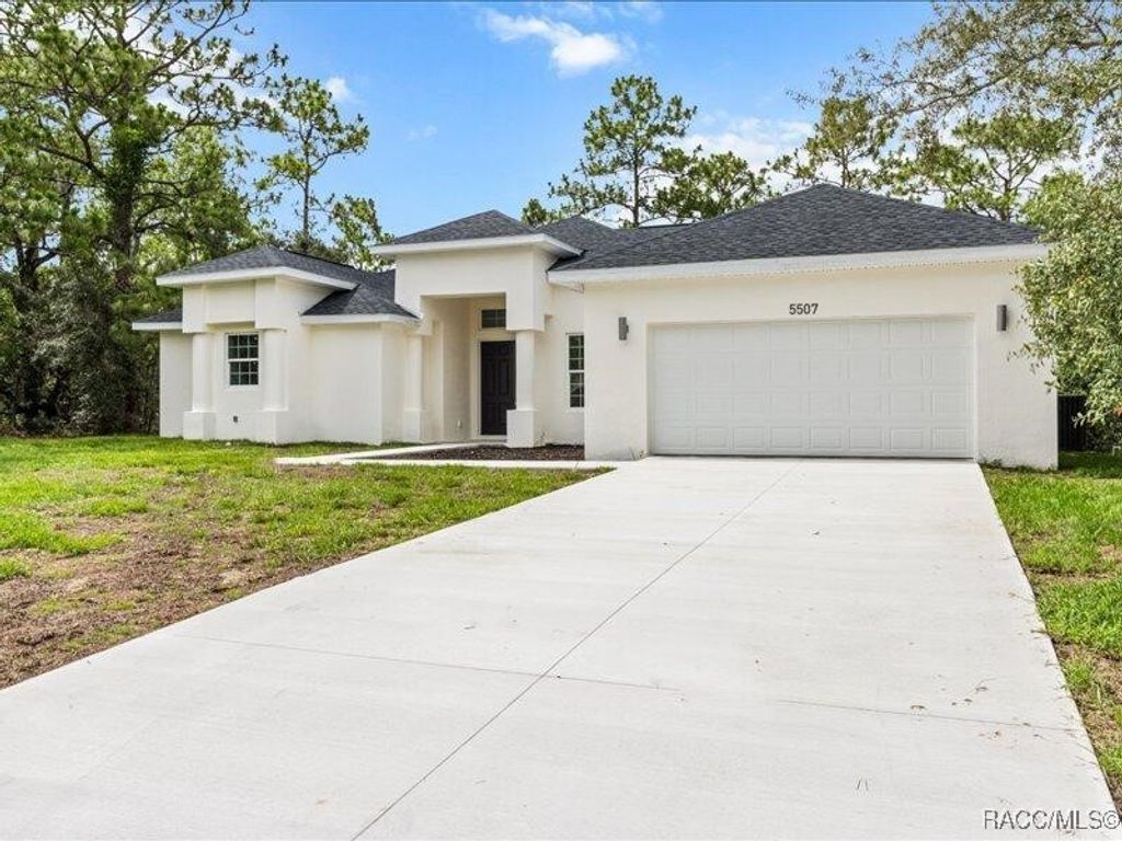 5507 W Paprika Loop, Homosassa, FL 34448
