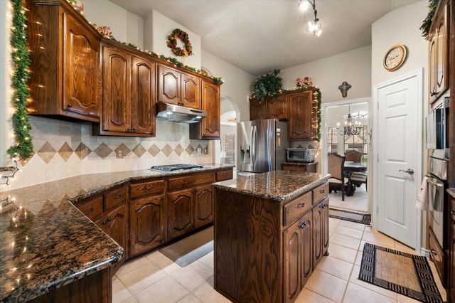 4819 King Harbor Court, Grand Prairie, TX 75052